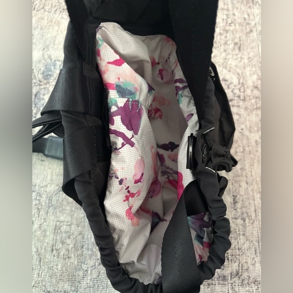Lululemon athletic drawstring black nylon bag - Picture 4 of 7